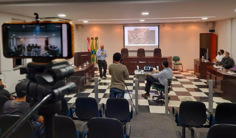Revisão começa com boa participação popular