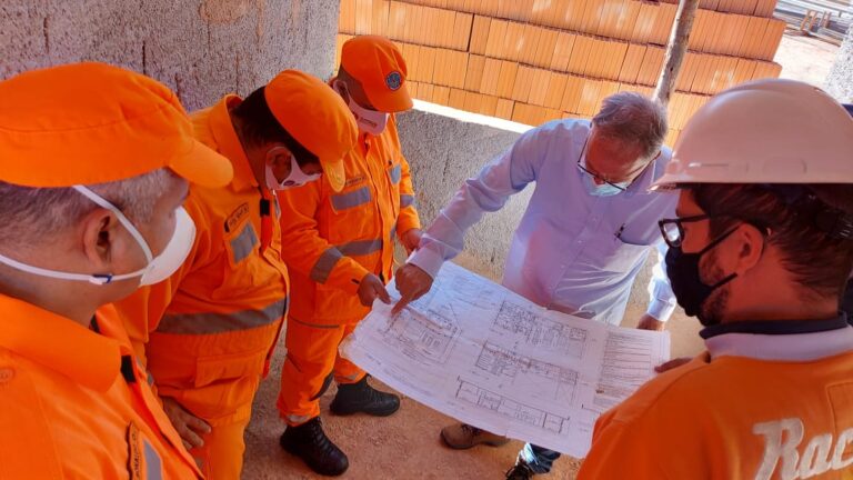 Bombeiros visitam obras da unidade em São Gonçalo