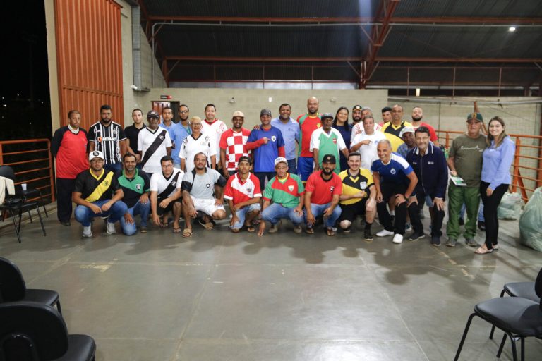Prefeitura entrega uniformes aos times da Liga Municipal de Desportos